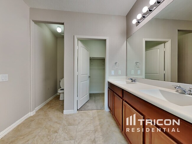 Building Photo - 5907 Cielo Ranch