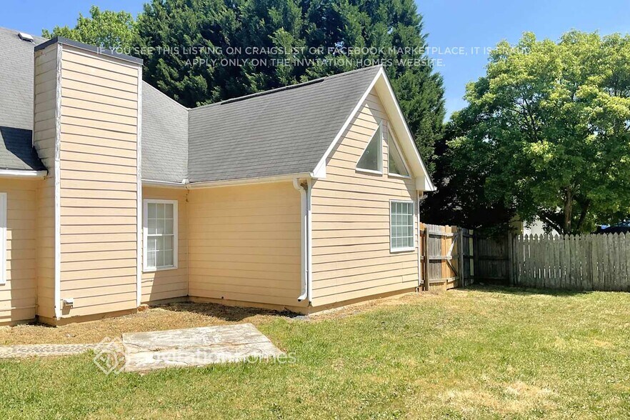 Building Photo - 717 Thornapple Trail SW