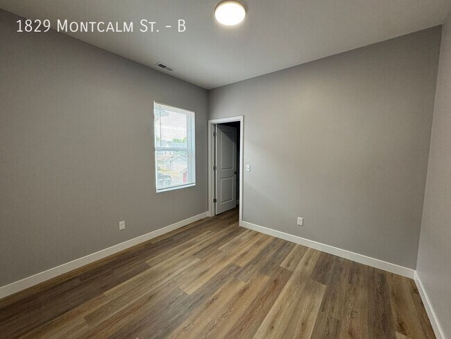 Building Photo - 1829 Montcalm St