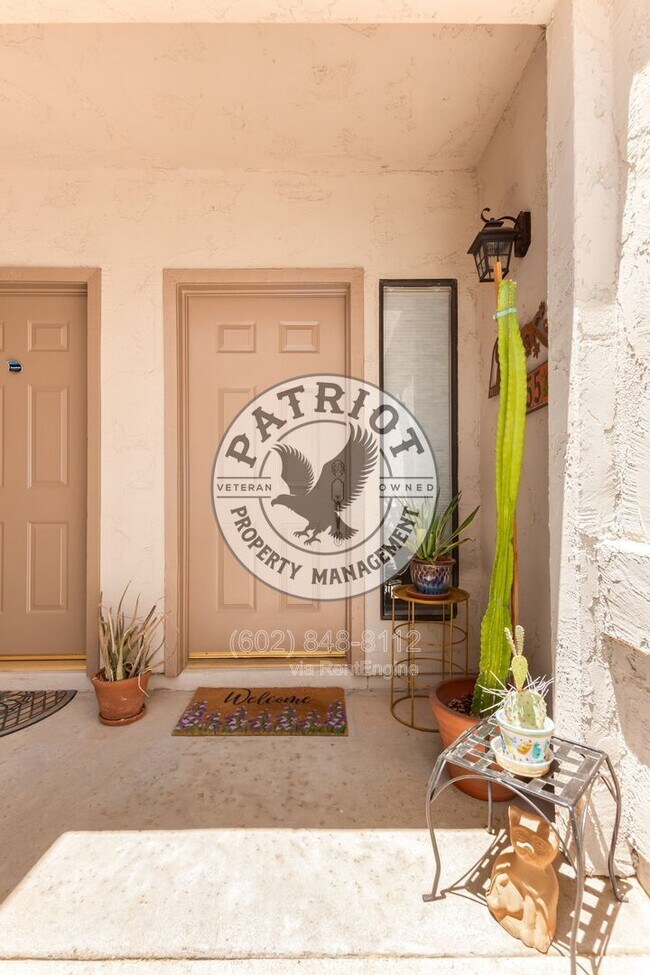 Building Photo - 9708 E Vía Linda