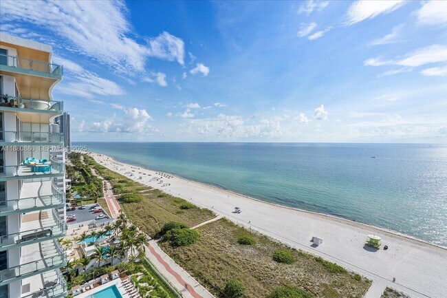 Building Photo - 5757 Collins Ave