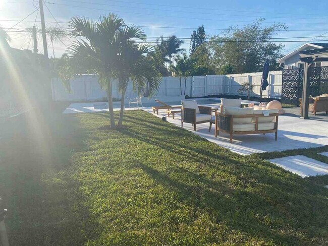 Building Photo - 415 S C St