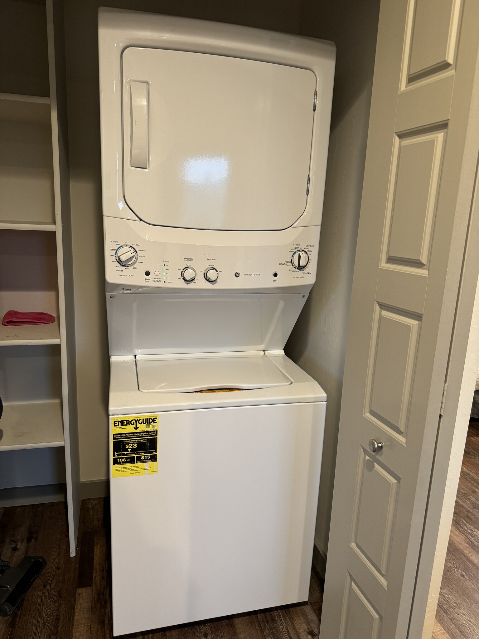 Washer + Dryer in unit - 3168 Fen Way