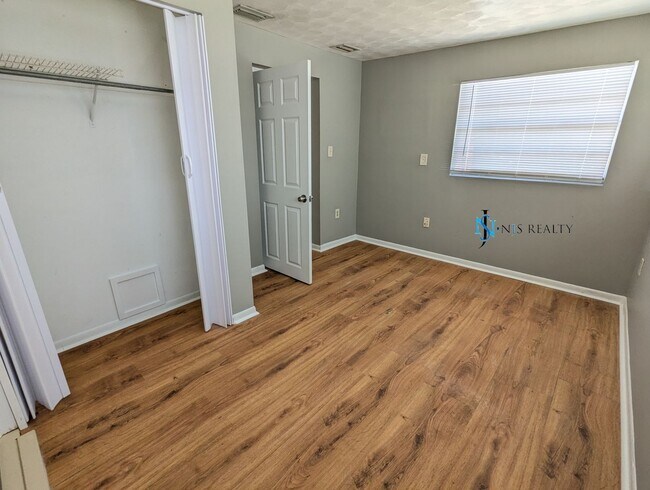Building Photo - 3544 Harvard Dr