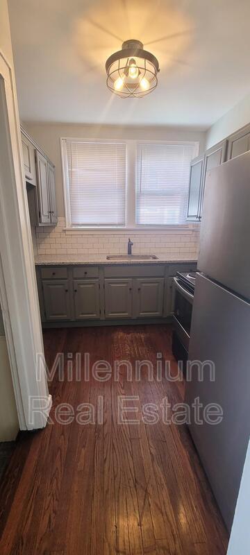 Building Photo - 555 Wesbrook St