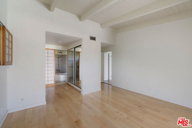 Building Photo - 2333 Hidalgo Ave