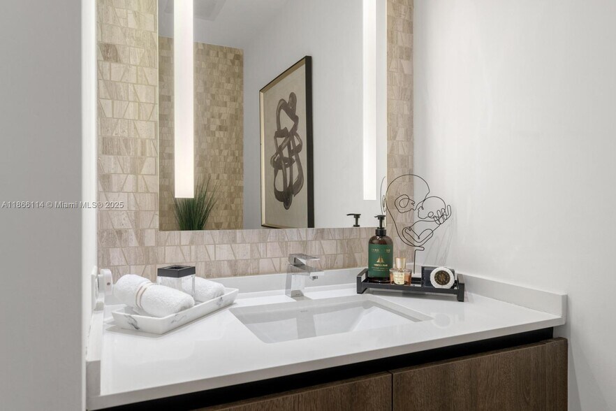 Building Photo - 88 SW 7th St