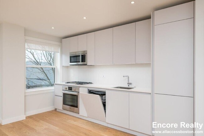 Building Photo - 123 Highland Ave