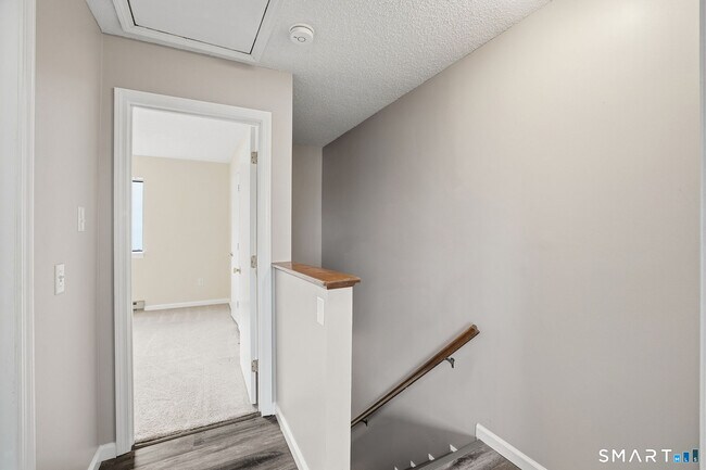 Building Photo - 151 Shelter Rock Rd