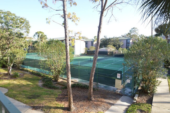 Building Photo - Waterside@ Cranes Roost - Includes most ut...