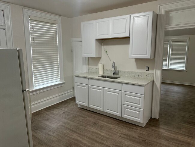 Building Photo - University Housing SLC LLC - 327