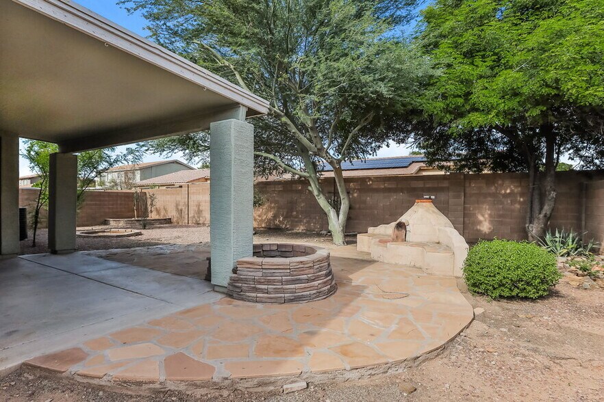 Building Photo - 7406 W Superior Ave