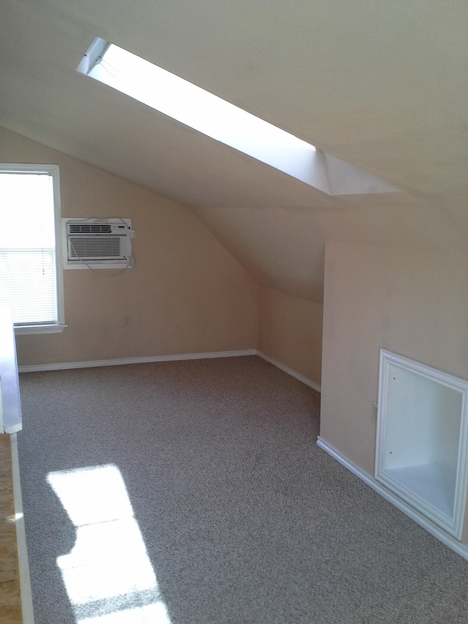 Building Photo - 3405 Dorothy Ln