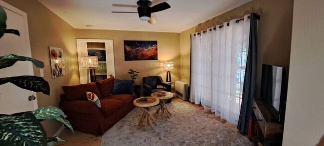 Building Photo - Sunlit Sanctuary in the Redwoods