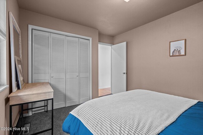 Building Photo - 85 Pine Lake Dr