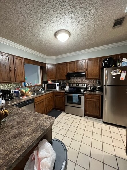 Building Photo - 40 Big Tom Rd