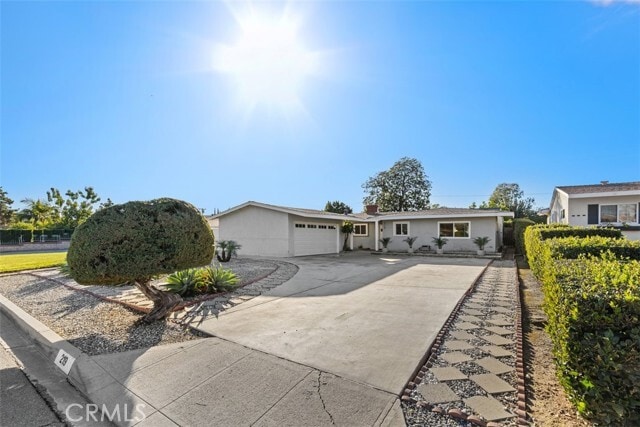 Building Photo - 219 S Meadow Rd