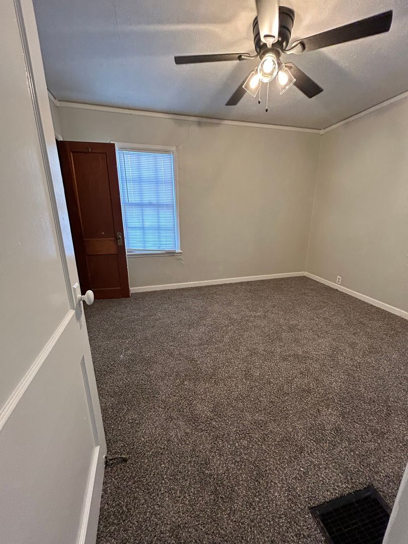 Building Photo - 502-524 S 15th Street