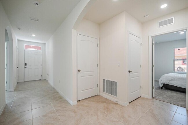 Building Photo - 1126 Chichester Ct