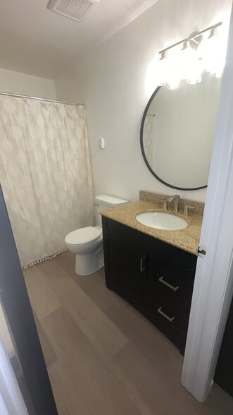 Building Photo - 2008 Military St