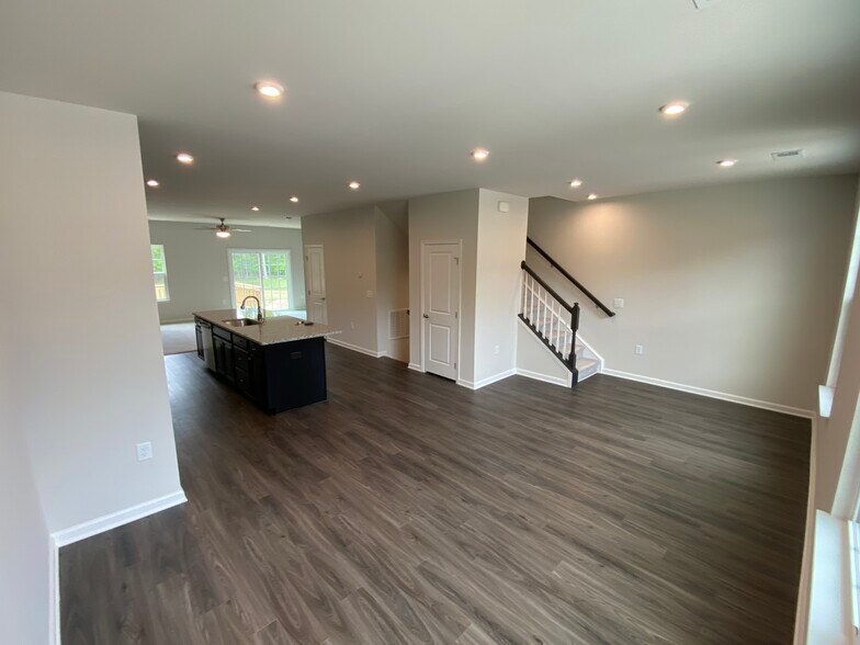 Building Photo - 4843 Randall Rd