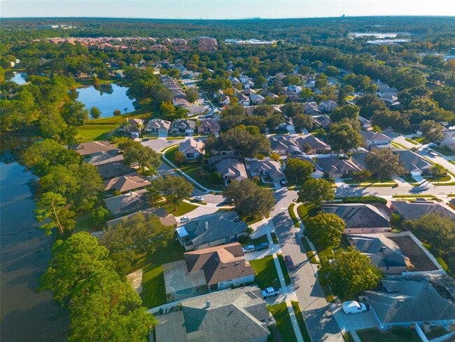 Building Photo - 497 Pickfair Terrace