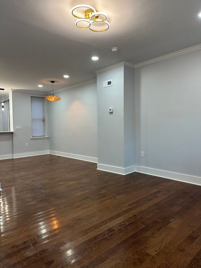 Building Photo - Newly Renovated 3Bedroom 1Bath Home Availa...