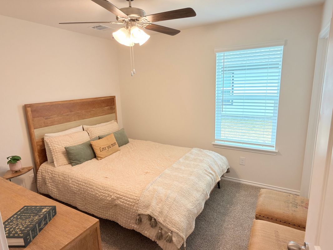 Building Photo - 403 Silverbirch Dr