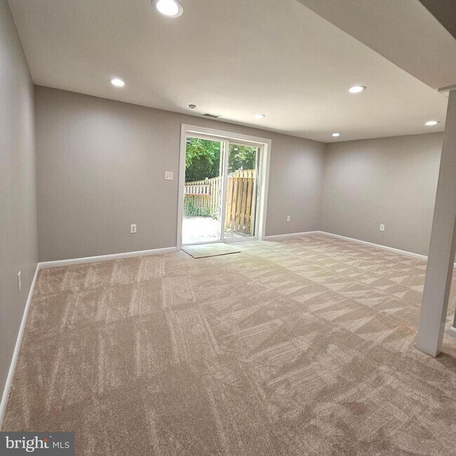 Building Photo - 6430 Shannon Station Ct