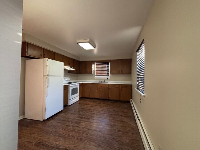 Building Photo - 226 E Chestnut St