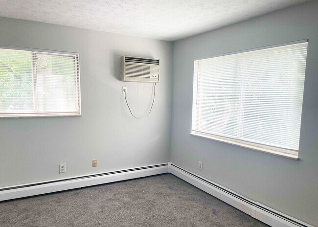 Building Photo - 3033 Clifton Ave