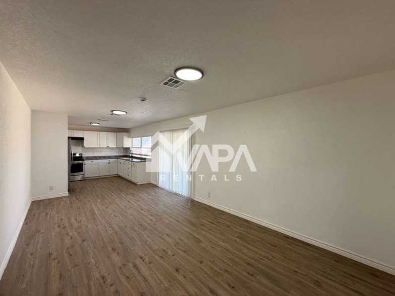 Building Photo - 6615 Cromer