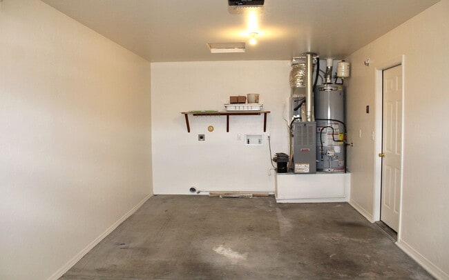 Building Photo - 6181 N Rockland Dr