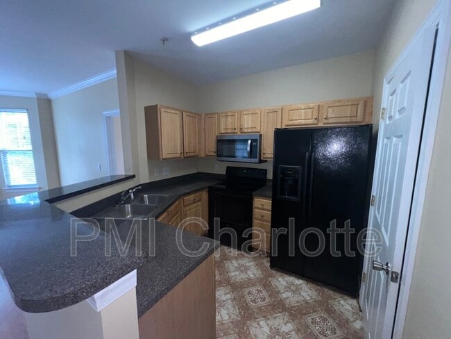 Building Photo - 6710 Mallard Park Dr