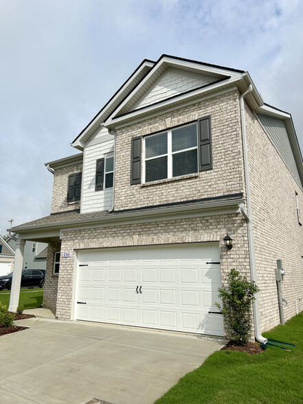 Building Photo - 206 Summerlin Dr