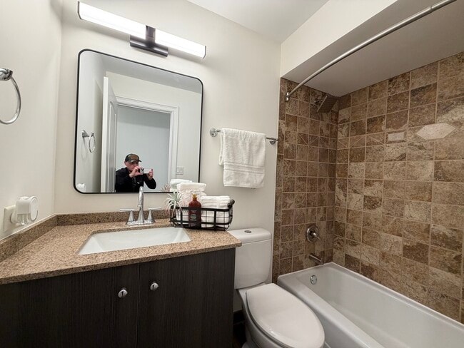 Building Photo - 5 Echo Ct