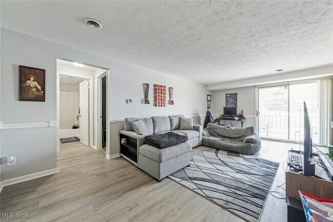 Building Photo - 4383 Inner Cir Dr