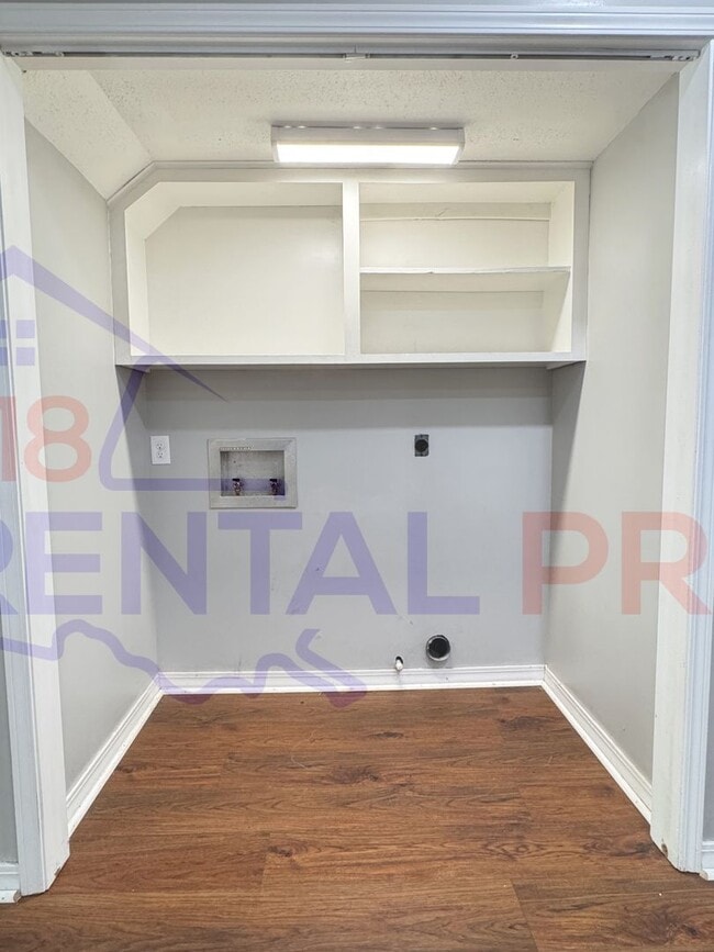 Building Photo - 2 Bed, 2 Bath Townhouse in Ruston!
