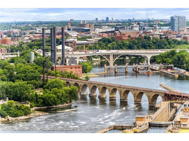 Building Photo - 19 S 1st St