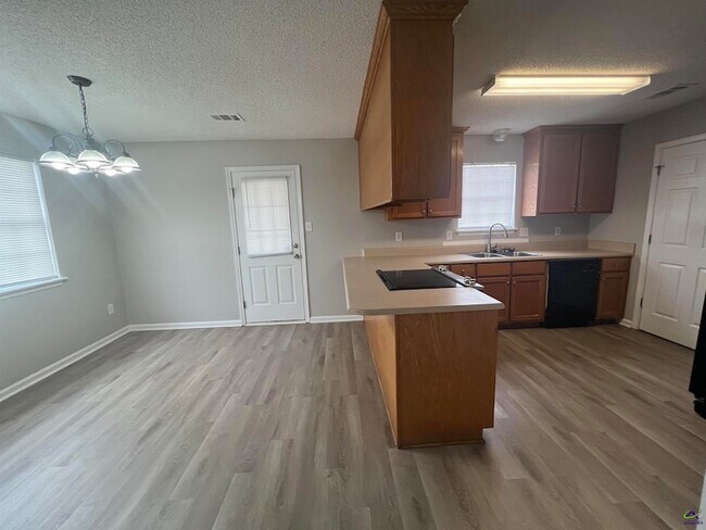 Building Photo - 215 Haverhill Cir