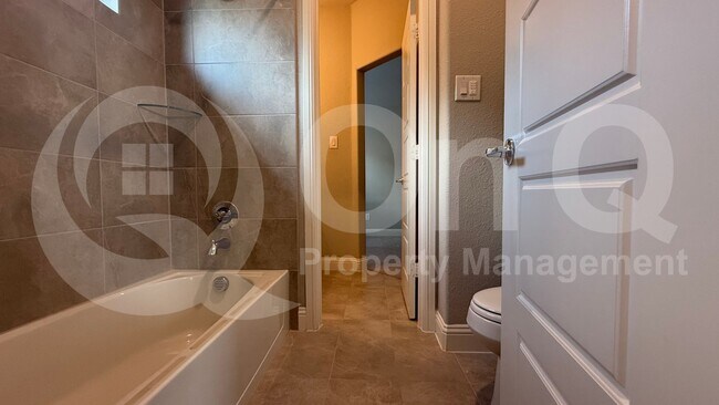 Building Photo - 3508 Covedale Blvd