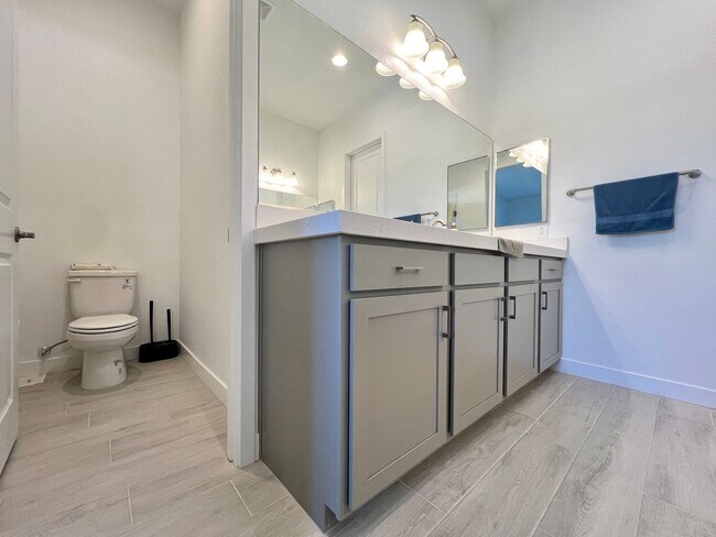 Building Photo - Immaculate 3 Bedroom Furnished Smart Home in Lake Las Vegas – A Tranquil Desert Oasis