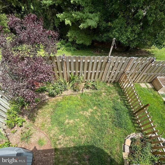 Building Photo - 7807 Edmunds Way