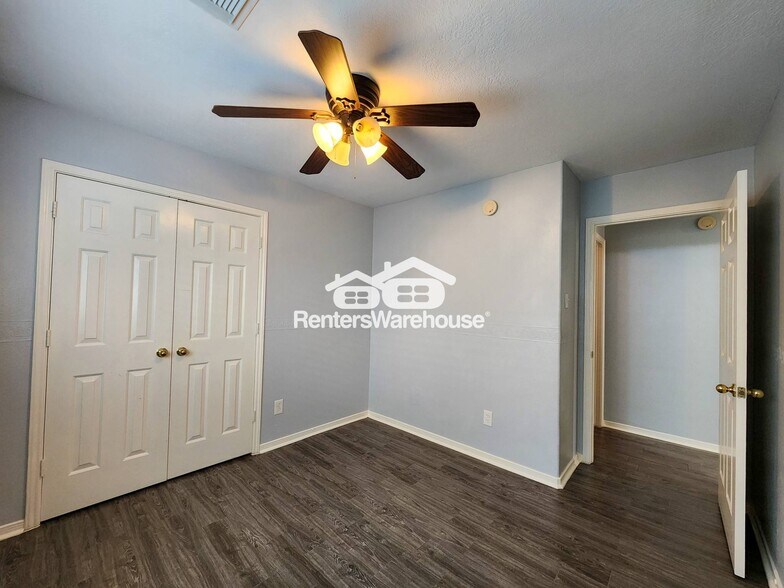 Building Photo - 11902 White Water Bay Dr