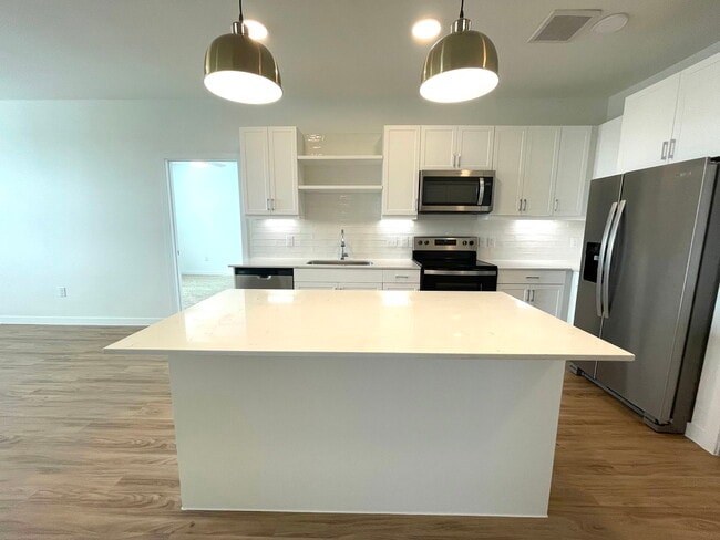 Primary Photo - 1101 Abbeyglen Castle Dr