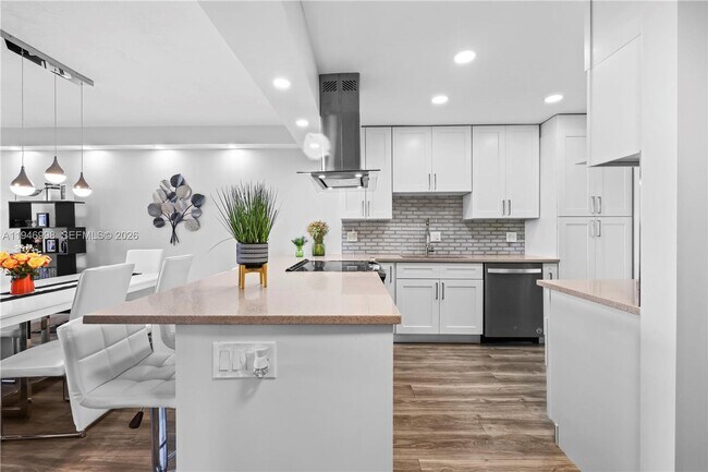 Building Photo - 2661 S Course Dr