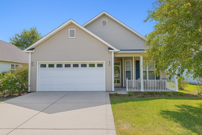 Primary Photo - Hampstead Cutie! Backs up to Golf Course!