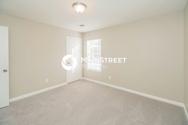 Building Photo - 177 Herscu Ct