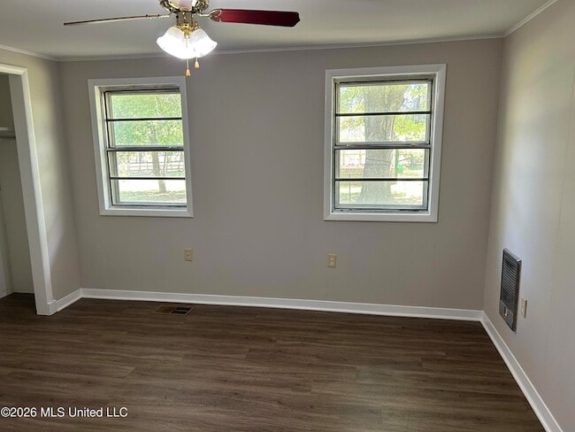 Building Photo - 3464 S Red Banks Rd