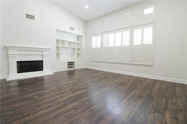 Building Photo - 2850 N Stone Pine Glen